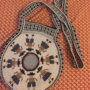 Crossbody knit folk bag